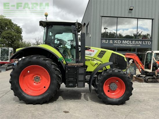 Tractor agrícola - Claas - 810 axion tractor (st27040)