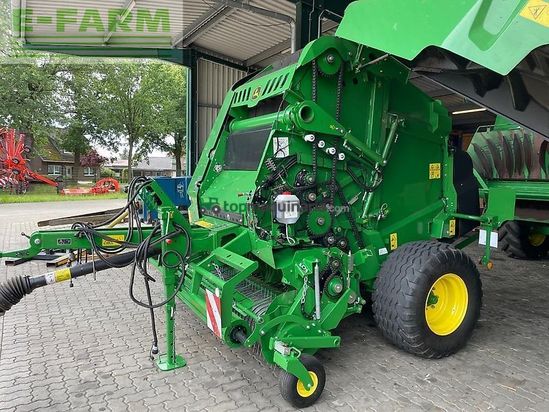 Empacadora gigant - John Deere - v451m