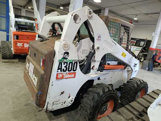 CARGADORA COMPACTA CON RUEDAS - A300 BOBCAT