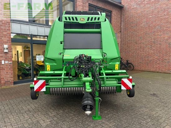 Empacadora gigant - John Deere - v461m