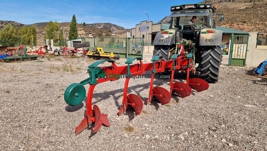 Arado - Pentasurco kverneland fijo