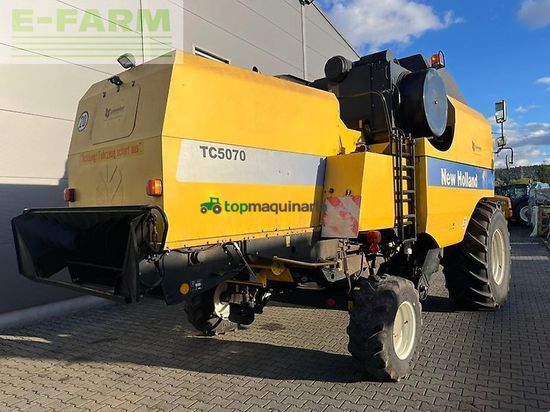 Cosechadora de Cereal - New Holland - tc 5070