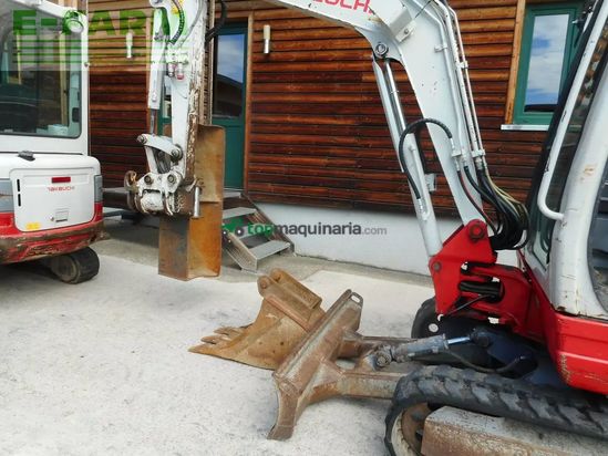 Excavadora - Takeuchi - tb 228 ( 2.810kg ) powertilt