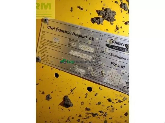 Cosechadora de Cereal - New Holland - cr9070