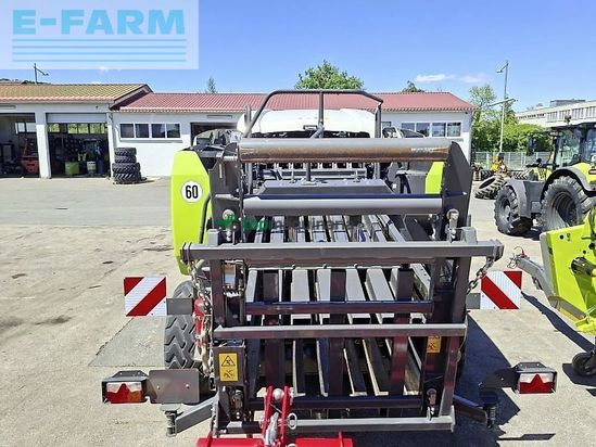 Empacadora gigant - Claas - quadrant 5200 fc tandem