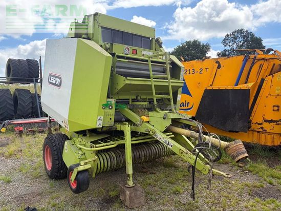 Empacadora gigant - Claas - presse à balles rondes variant180 . claas