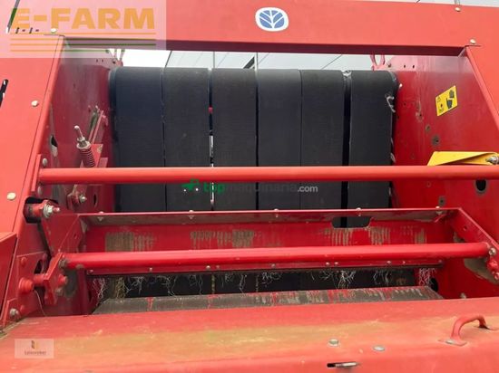 Empacadora gigant - New Holland - 658