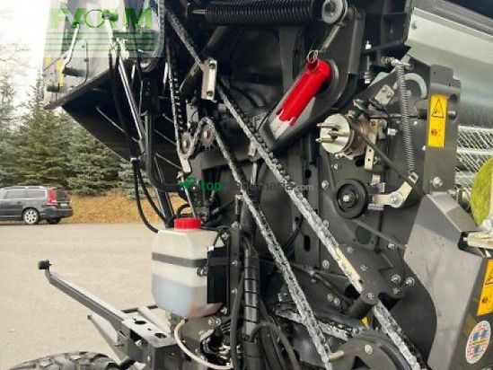 Empacadora gigant - Claas - variant 580 rc trend