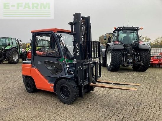 Elevadora - Toyota - 02-8fgjf35