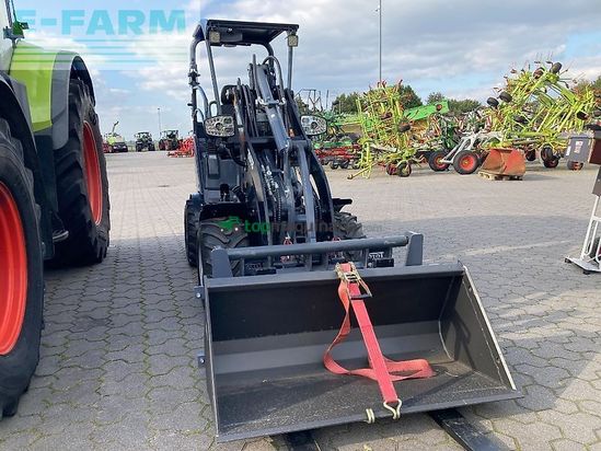Minicargadora - Toyo - 826-iii bügel black edition