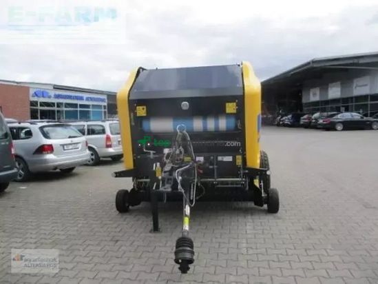 Empacadora gigant - New Holland - br 150 utility