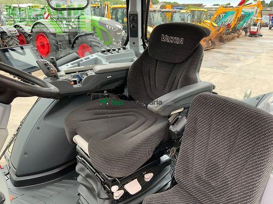 Tractor agrícola - Valtra - t214 versu tractor (st26880)