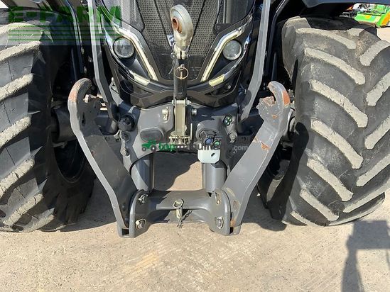 Tractor agrícola - Valtra - t235 versu tractor (st25946)