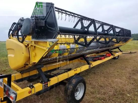 Cosechadora de Cereal - New Holland - cr8080