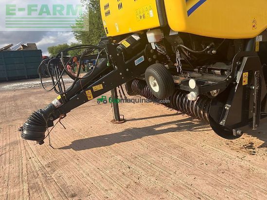 Empacadora gigant - New Holland - roll belt 150