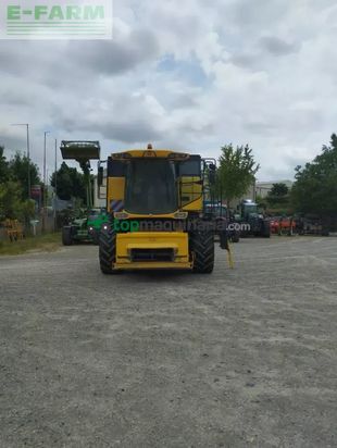 Cosechadora de Cereal - New Holland - csx 7050