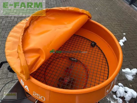 Tractor agrícola - Rauch - sa 250 salzstreuer