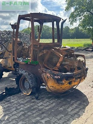 Minicargadora - JCB - tm 220 brandschaden