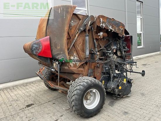 Empacadora gigant - Case IH - rb 455 brandschaden