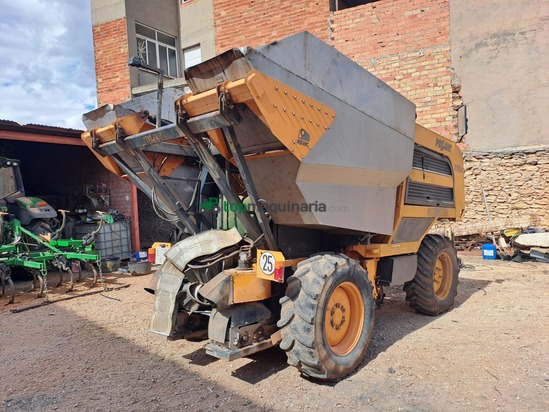 VENDIMIADORA AUTOPROPULSADA USADA PELLENC 3100. 