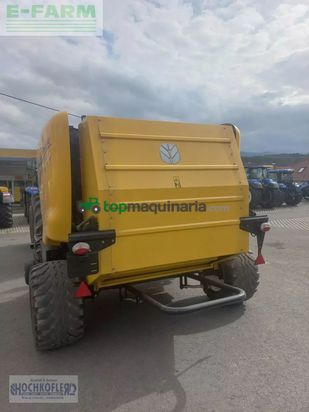 Empacadora gigant - New Holland - roll bar 125