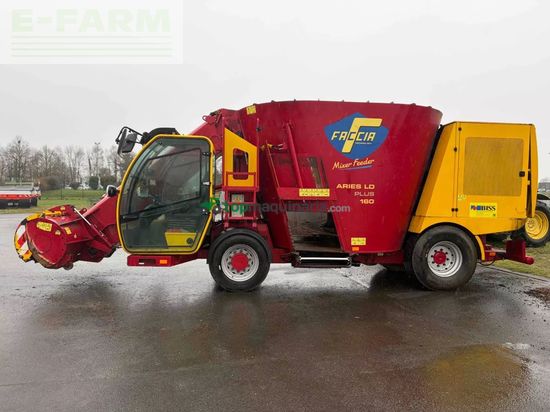 Remolqu esparcidor - AGM - mélangeuse automotrice aries ld plus 160 agm