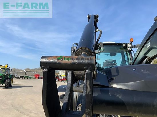 Tractor agrícola - Valtra - t235 versu tractor (st25946)