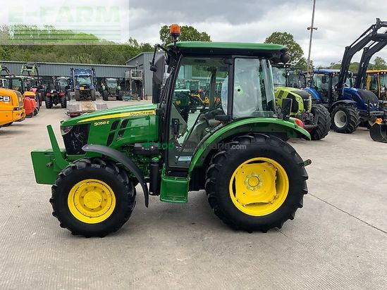 Tractor agrícola - John Deere - 5058e tractor (st26617)