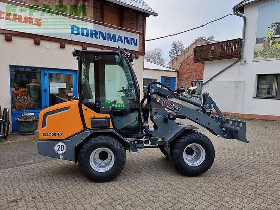 Minicargadora - Giant - g 2700 hd mit kabine und euro aufnamhe