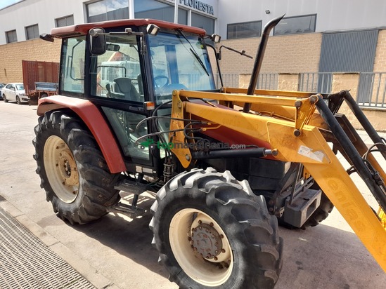 Tractor agrícola - New Holland - L95 con pala Tenias
