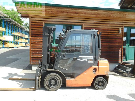 Elevadora - Toyota - 02-8fdf25 triplex + ss + zv + kabine