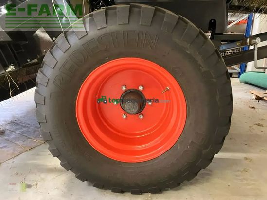 Empacadora gigant - Claas - quadrant 4000