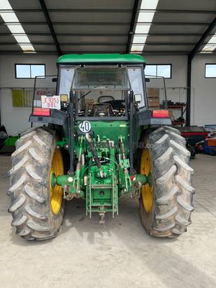 Tractor agrícola - JOHN DEERE