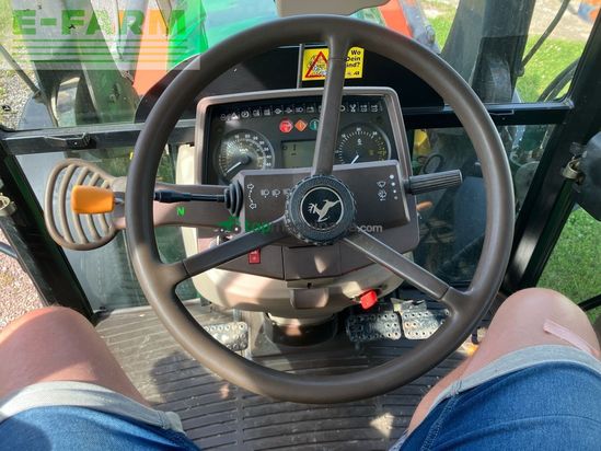 Tractor agrícola - John Deere - 5820