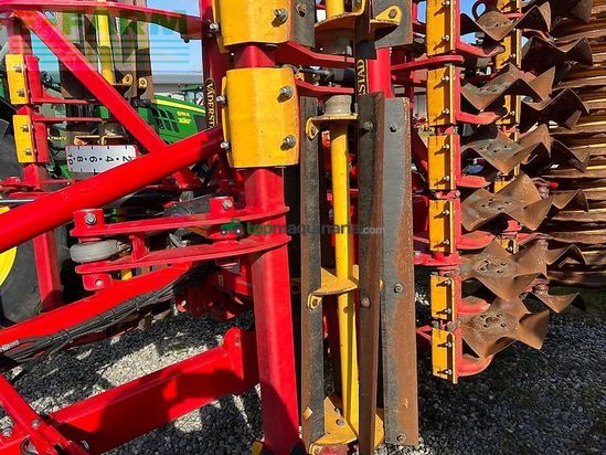 Grada de disco - Väderstad - carriercrxt 425 gezogen