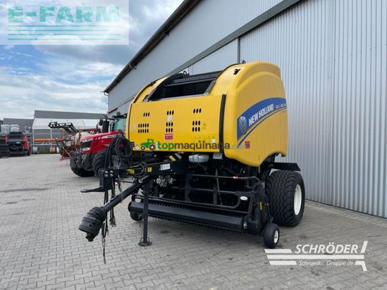 Empacadora gigant - New Holland - roll-belt 180 cropcutter