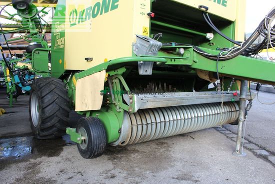 Empacadora gigant - Krone - round pack 1250 mc