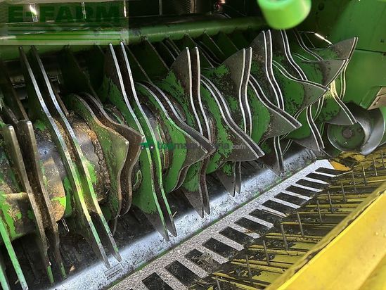 Empacadora gigant - John Deere - 592