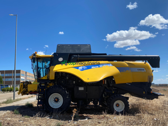 Cosechadora de Cereal - New Holland - CX8040