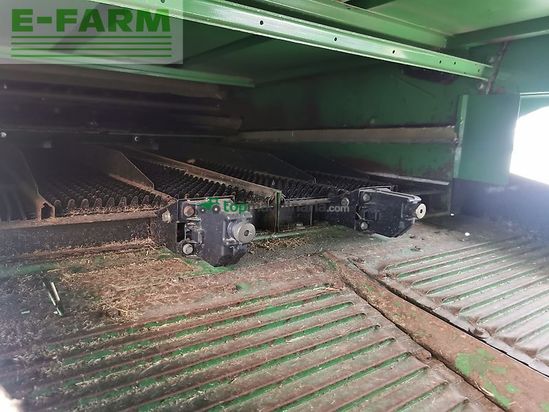 Cosechadora de Cereal - John Deere - t560