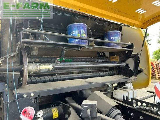 Empacadora gigant - New Holland - roll-belt180