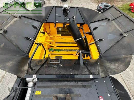 Cosechadora de Cereal - New Holland - cr 8.90