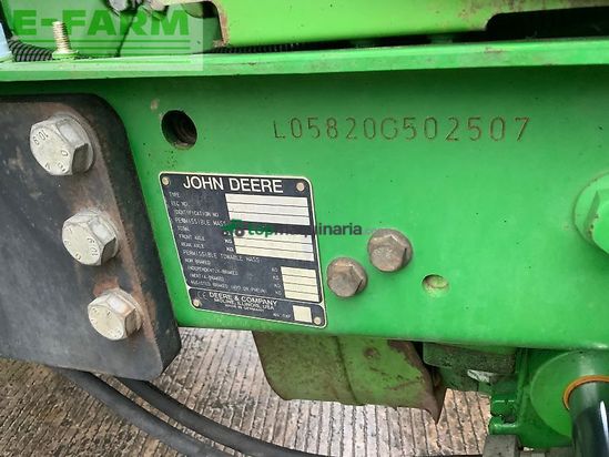 Tractor agrícola - John Deere - 5820 tractor (st24843)