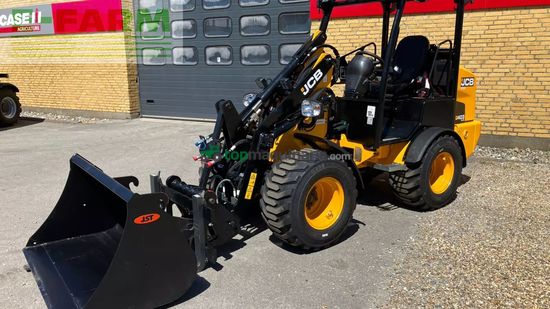 Minicargadora - JCB - 403 plus agri med jst skovl og pallegaffel