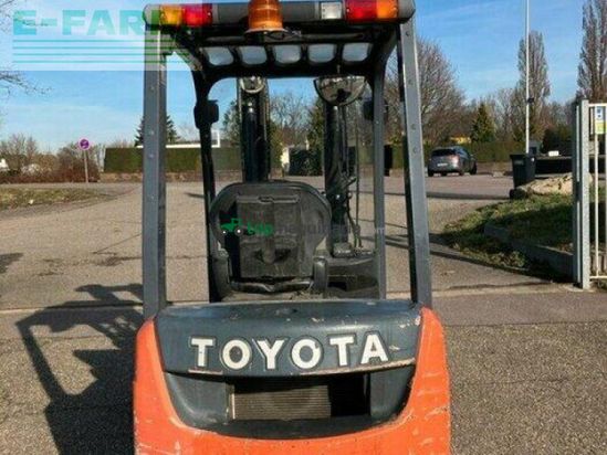 Elevadora - Toyota - tonero 15