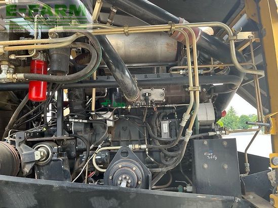 Cosechadora de Cereal - New Holland - fr 9060