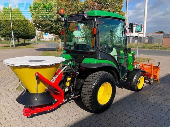 Tractor agrícola - John Deere - 2038r mit schneeschild und streuer