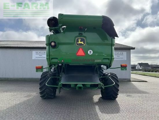 Cosechadora de Cereal - John Deere - s690