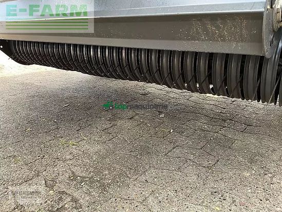 Empacadora gigant - Claas - variant 385 rc