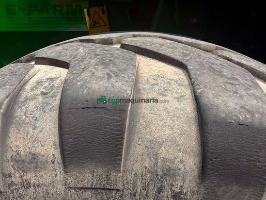Empacadora gigant - John Deere - v451m